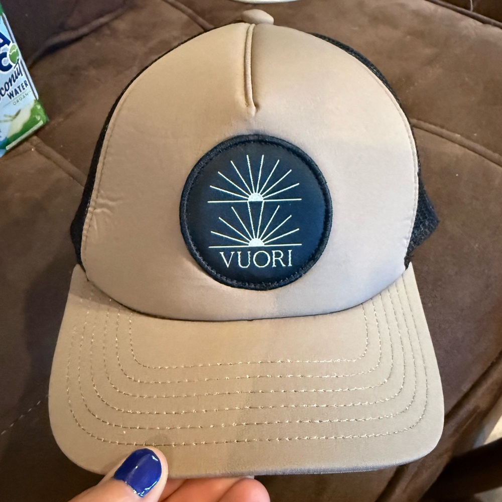 Vuori Black and tan Mesh Snapback Hat